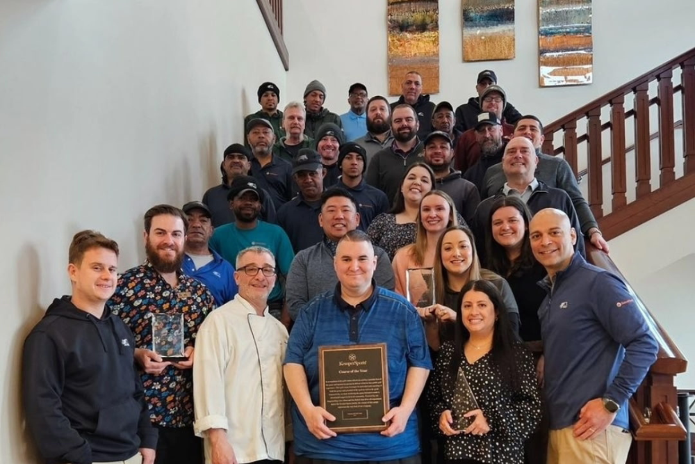 Galloping Hill Golf Course team holding the 2023 KemperSports Course of the Year Award.
